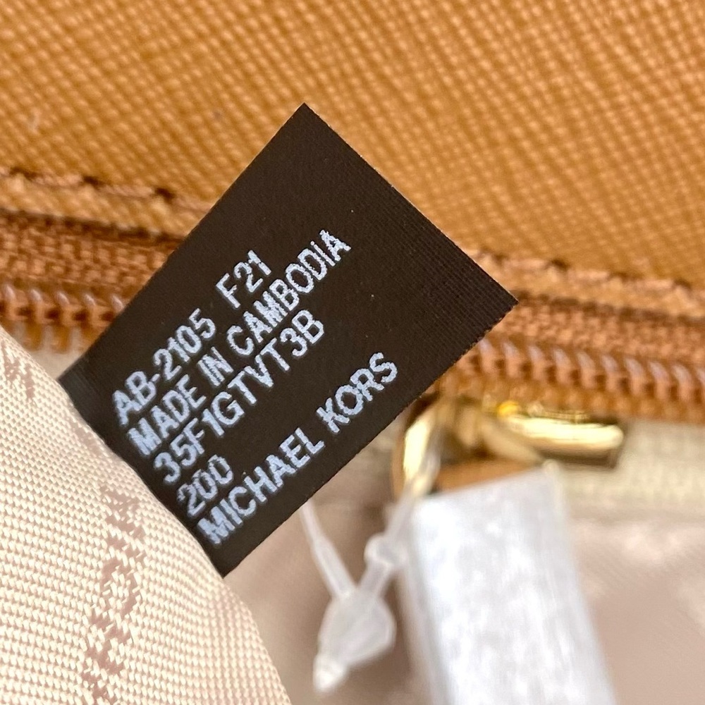 Michael Kors Large Chain Shoulder Bag and LG Continental Wallet Set - Picture 13 of 15